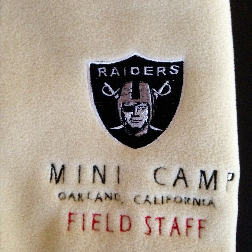 Oakland Raiders/ Las Vegas raiders Cream Fleece vest field staff issue